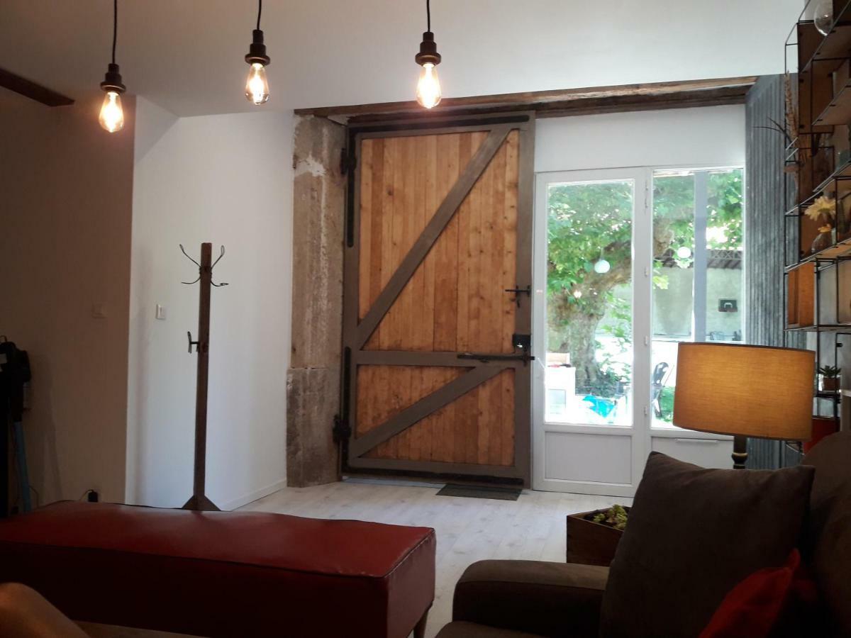 Le relais champêtre Joux Extérieur photo