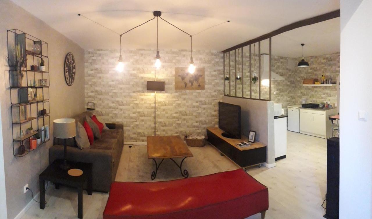 Le relais champêtre Joux Extérieur photo