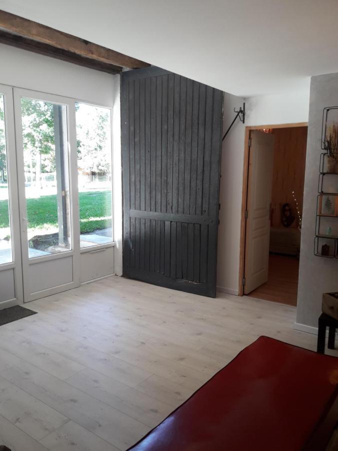 Le relais champêtre Joux Extérieur photo